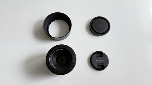 Objektiv FE Sony SEL50F18F wie NEU E-Mount 50mm F1.8 in Top Zustand - Bild 1 von 11