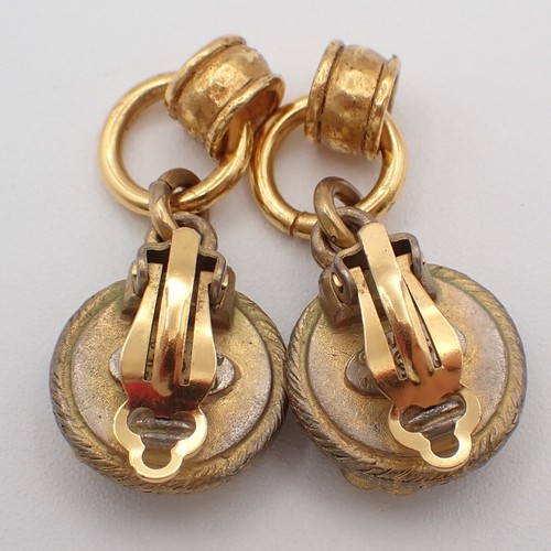 CHANEL CC Logo Clover Earrings Clip-On 94 P Gold-Plated Vintage France 64EF225 - Picture 5 of 10