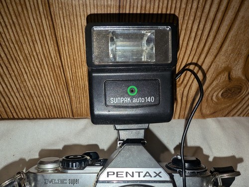 Pentax ME Super 35mm SLR Camera Kit w/ 50mm, 28mm, & 200mm Lens Bundle - Picture 4 of 21