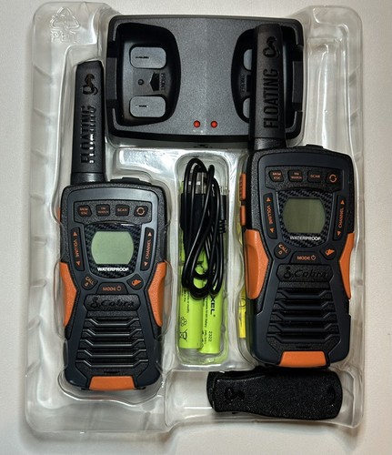 Walkie Talkies Cobra ACXT1035R a prueba de agua recargables 37 millas radios bidireccionales paquete de 2 - Imagen 3 de 10