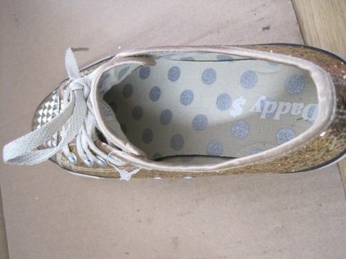 Daddy's Money Womens size 7.5 Shoes Sneakers Gold colored sparkle New - Picture 5 of 8