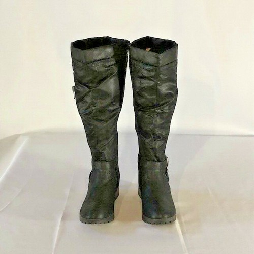 SO Women's Jackal Tall Knee High Slouch Buckle Boots, Black Size:6 WideCalf New! - Picture 7 of 12