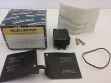 MICRO SWITCH 1MK1/1PA17 LIMIT SWITCH CONTACT BLOCK W/OIL TIGHT HARDWARE KIT NIB
