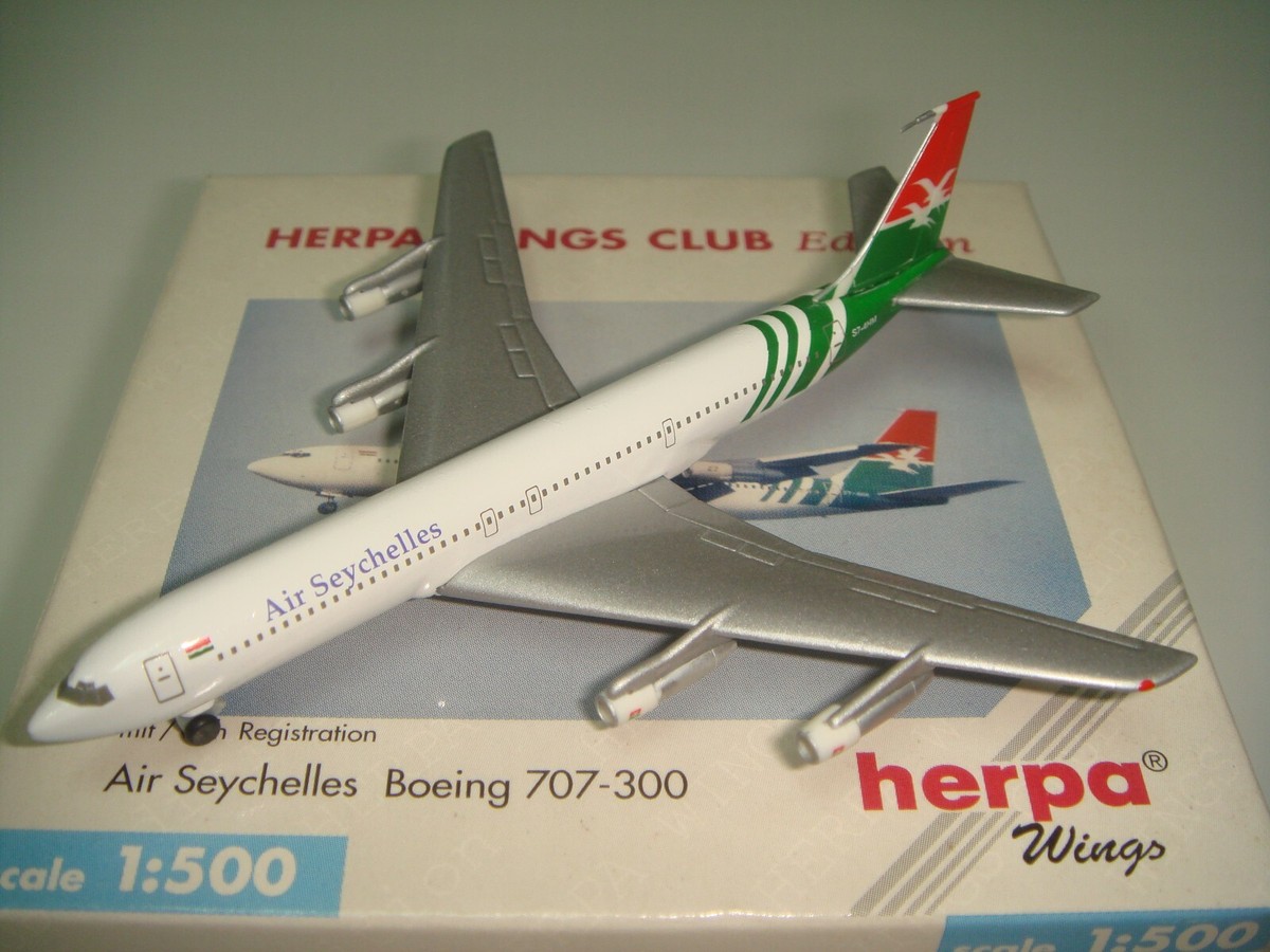 航空機・ヘリコプター herpa Wings 1/500 B707-300 LEVI Herpa Wings Levi Strauss 1/500 Boeing 707-300 Plane & Bear