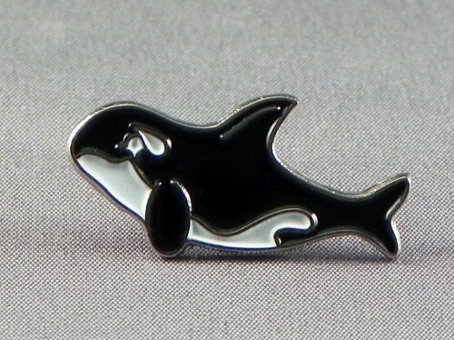 ORCA - KILLERWAL EMAILLE PIN ABZEICHEN - NEU - Bild 1 von 1