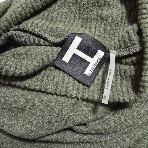 H by Bordeaux Women’s 1X Green Oversized Turtleneck Sweater Lightweight NWOT - Picture 5 of 15