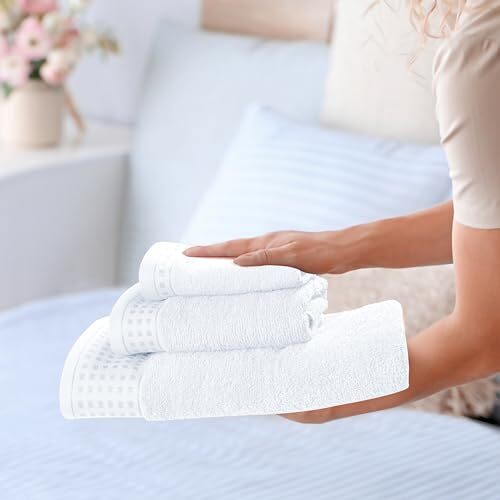 Ultra Soft 3 Pack Cotton Towel Set, Contains a Bath Towel 3 Pack Set White - Picture 4 of 5