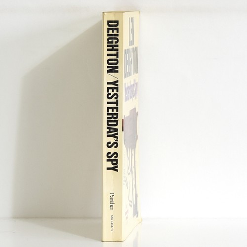 LEN DEIGHTON : Select titles, build your library - vintage espionage thrillers - Picture 16 of 29