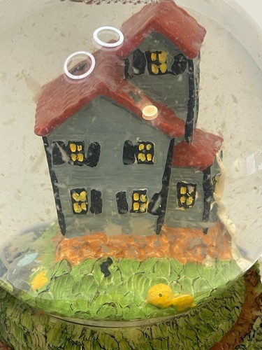 Halloween musical Snow Globe bats pumpkin witch haunted house 5 1/2" tall - Picture 6 of 9