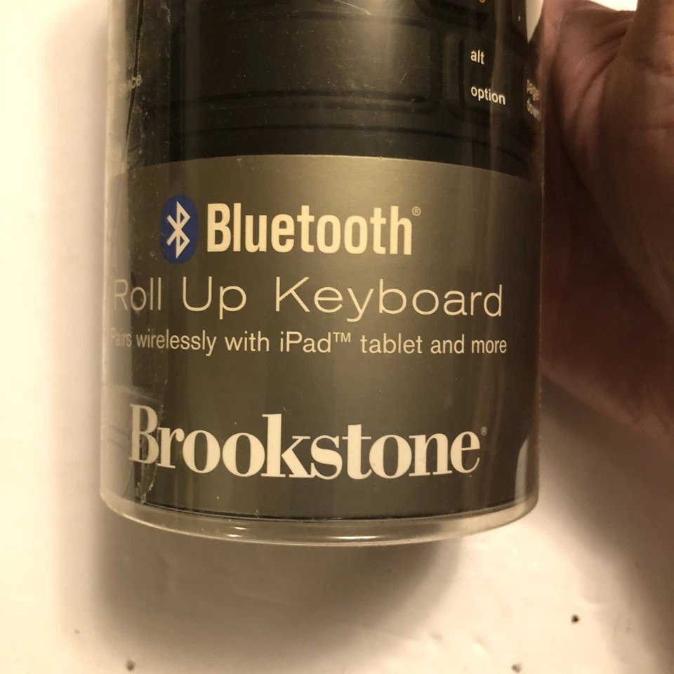 Brookstone Flexible Roll-up Bluetooth Keyboard Model # 682369 @G - Image 4 of 4