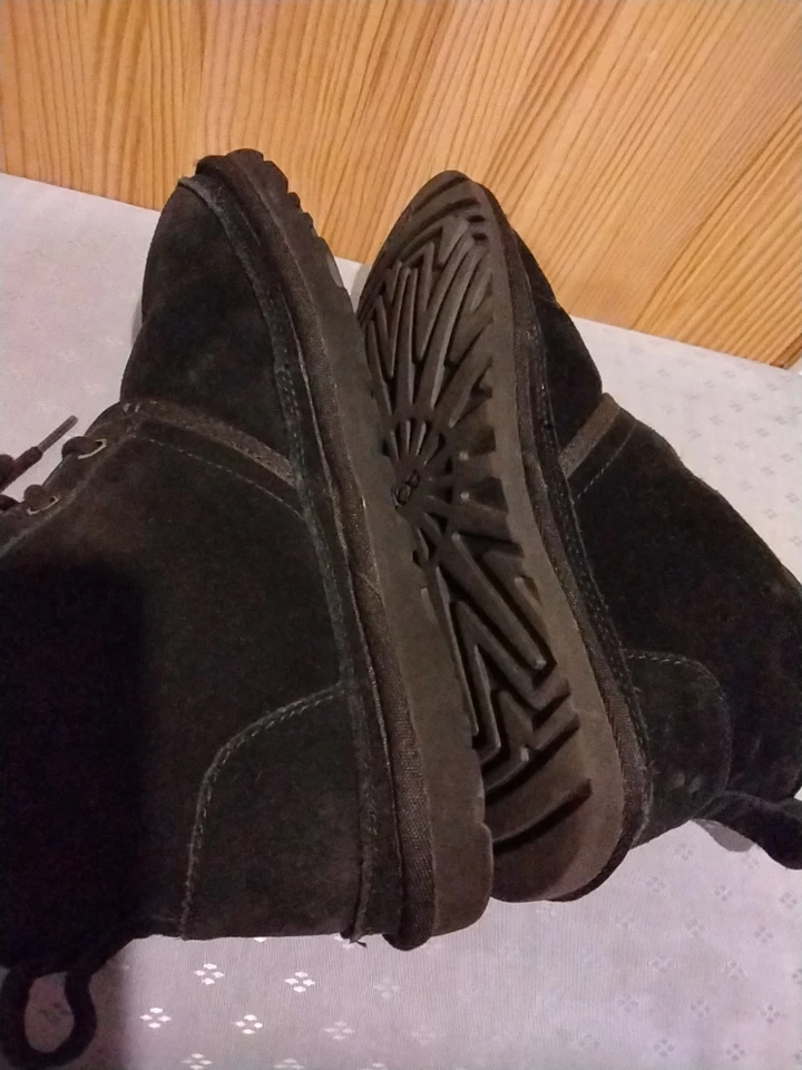 [3236] Botas de gamuza negras UGG Neumel Chukka, para hombre talla US 5, para mujer talla 7, EU 38 Foto 4 de 4