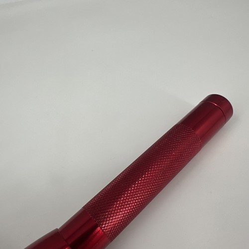 Torcia elettrica a batteria Maglite Mini 2AA rossa USA - Foto 10 di 15