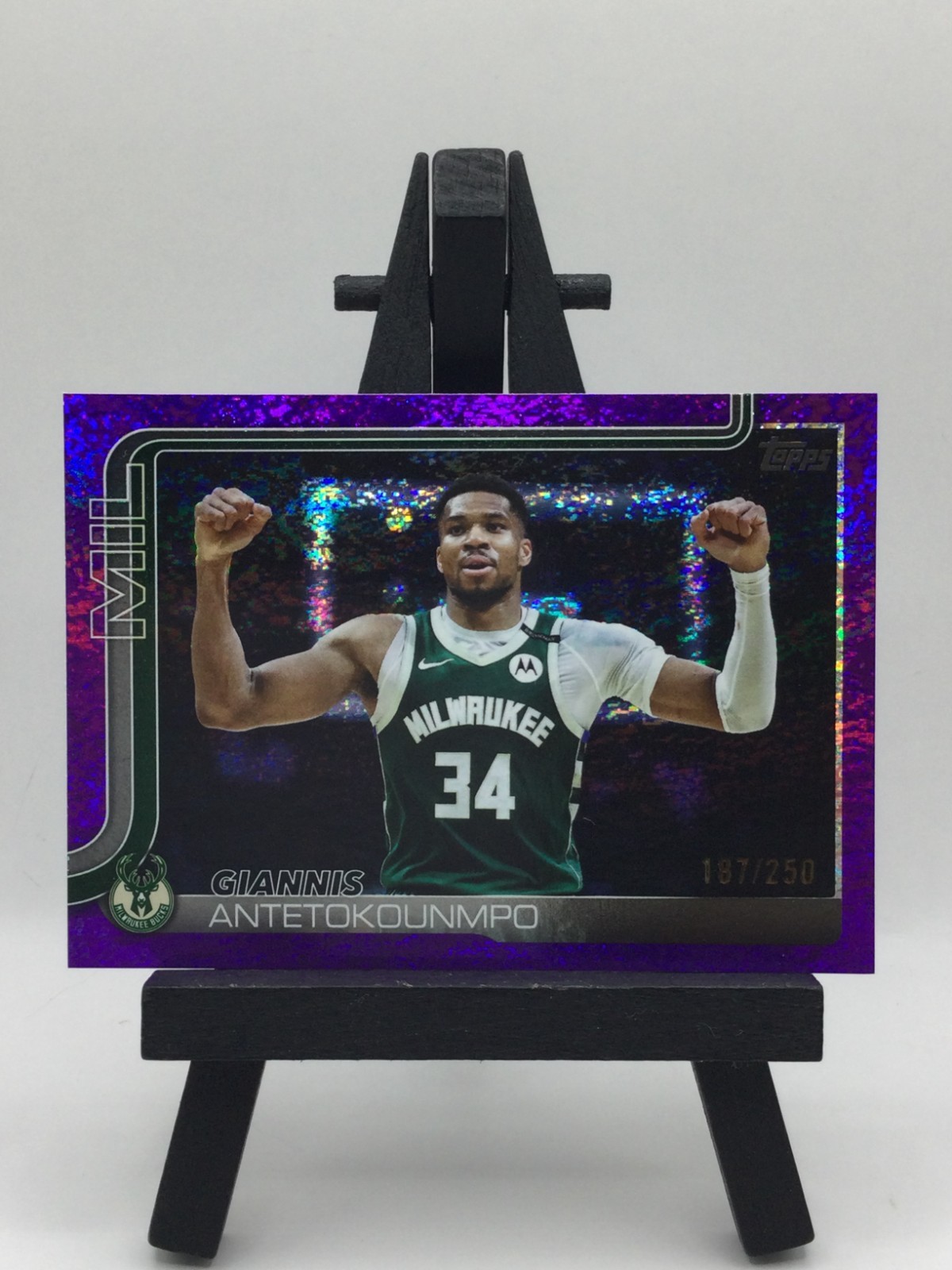 2025-26 Topps Basketball Giannis Antetokounmpo #54 Purple Holo Foil /250 Bucks