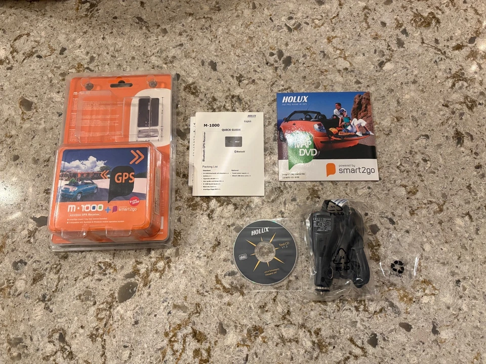 Holux M-1000 Bluetooth GPS Receiver - Image 2 of 4