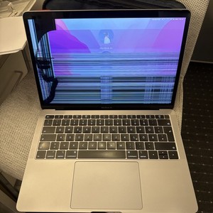 Apple MacBook Air 13" Retina A1932, i5, 8GB RAM, 250 GB SSD !!!DISPLAY DEFEKT!!!
