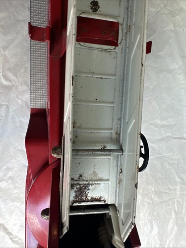 Vintage Byline Aerial Hook-n-ladder Metal Fire truck - Picture 9 of 12
