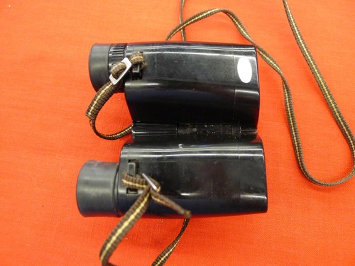 Nikon Venturer II Binoculars with 8X23 6.3 Degree - Picture 11 of 21