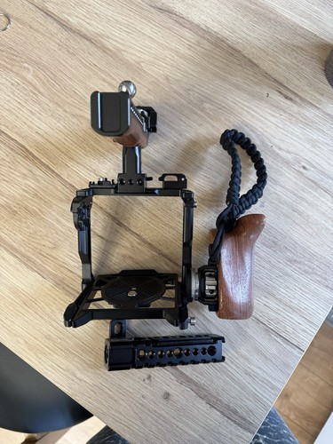 Smallrig Cage For Komodo + 3 Handles (2 Wooden ) - Picture 1 of 8