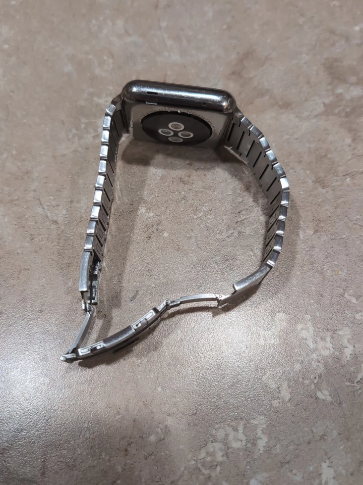 Serie Apple Watch con correa de eslabones de acero inoxidable Foto 3 de 3