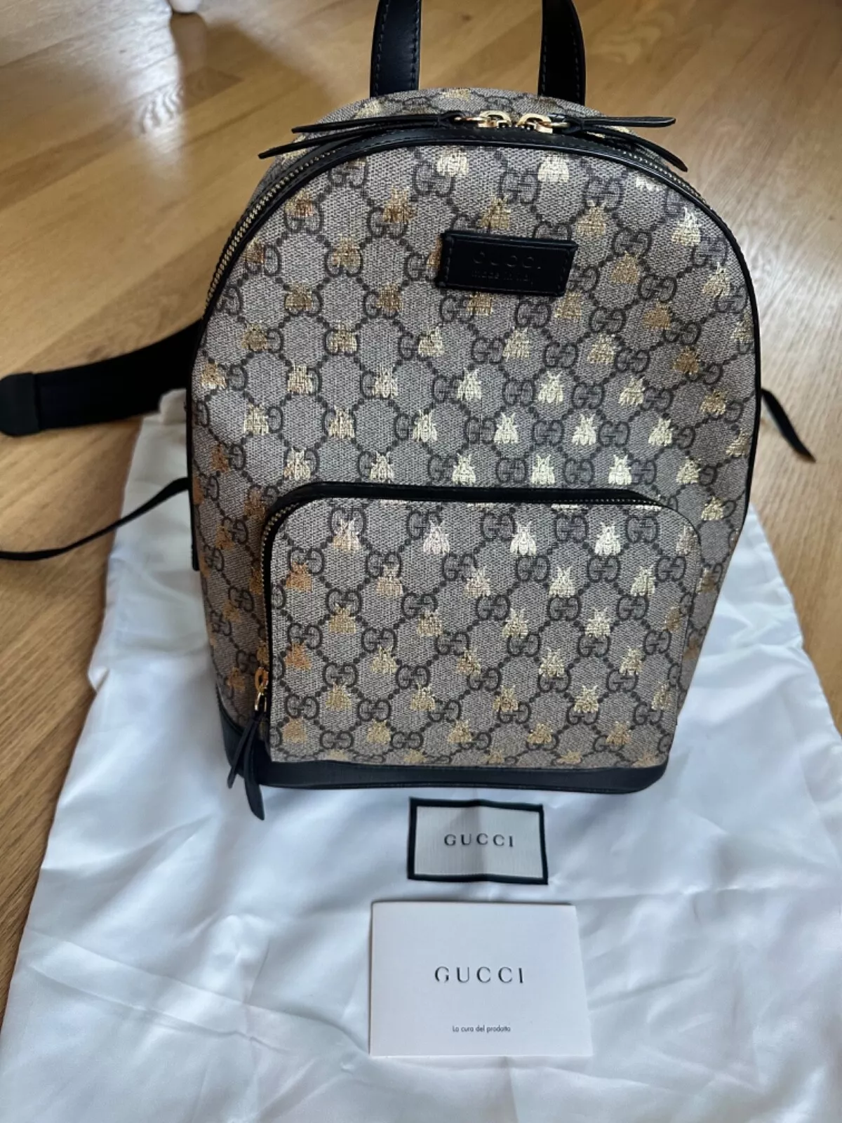 Sac à dos en toile recouverte de fermeture éclair Gucci Supreme Bees Monogramme GG