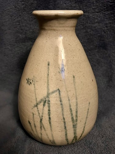 Signed Korean Blue & White Tokkuri Jar 6.5”x4.25” - Picture 15 of 24