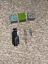Minecraft Enderman Fully Articulated Figure Plus Accessories