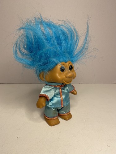 De colección T.N.T. Muñeca Troll 1991 pelo azul ojos azules 5" de alto traje tang pijama chino - Imagen 14 de 14