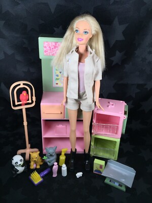Barbie 2006 ''Play All Day'' - Zoo Doctor & Nursery Playset