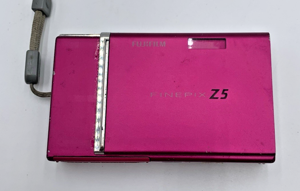 Fujifilm FinePix Z5FD 6.3MP Raspberry Pink Digital Camera With