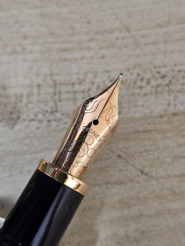 Tokyo Disneyland 10th Anniversary 1993 Pentel Fountain Pen 14K Nib LE 800 - Picture 7 of 9