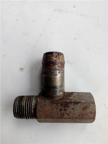 WATERLEIDING - Mitsubishi Montero (L040)(1984->) 2.5 TD 4x4 4 D 56 T - Afbeelding 2 van 2