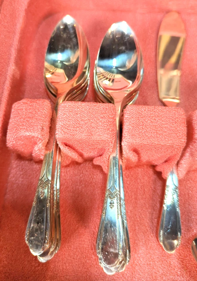 Wm A Rogers Happiness placa de plata sirve 8 + piezas para servir 1940 caja de alabastro Foto 2 de 4