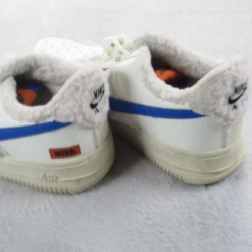 Nike Air Force 1 Low Shoes Womens 7 White Blue '07 Swoosh Lace Up Sherpa Fleece - Picture 7 of 13