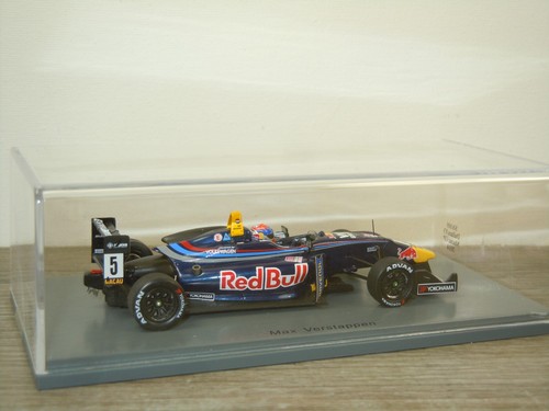 Dallara F3 Macau GP 2014 - Spark SA105 - 1:43 in Box *66566 - Picture 4 of 8
