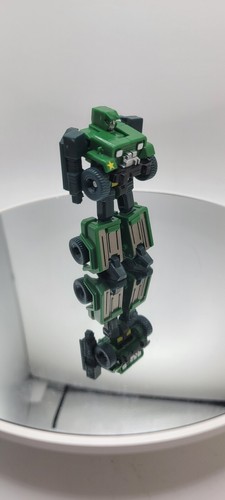 Transformers Universe 2 Legends Class Autobot Hound - Picture 6 of 9