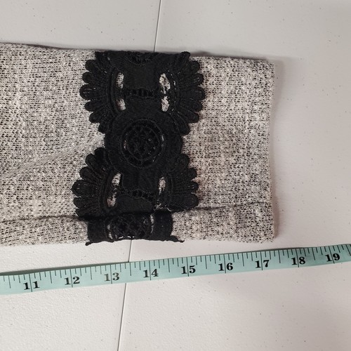 Cárdigan largo abierto Vocal Hecho en EE. UU. Plumero Suéter Gris con encaje negro Talla XL - Imagen 12 de 13