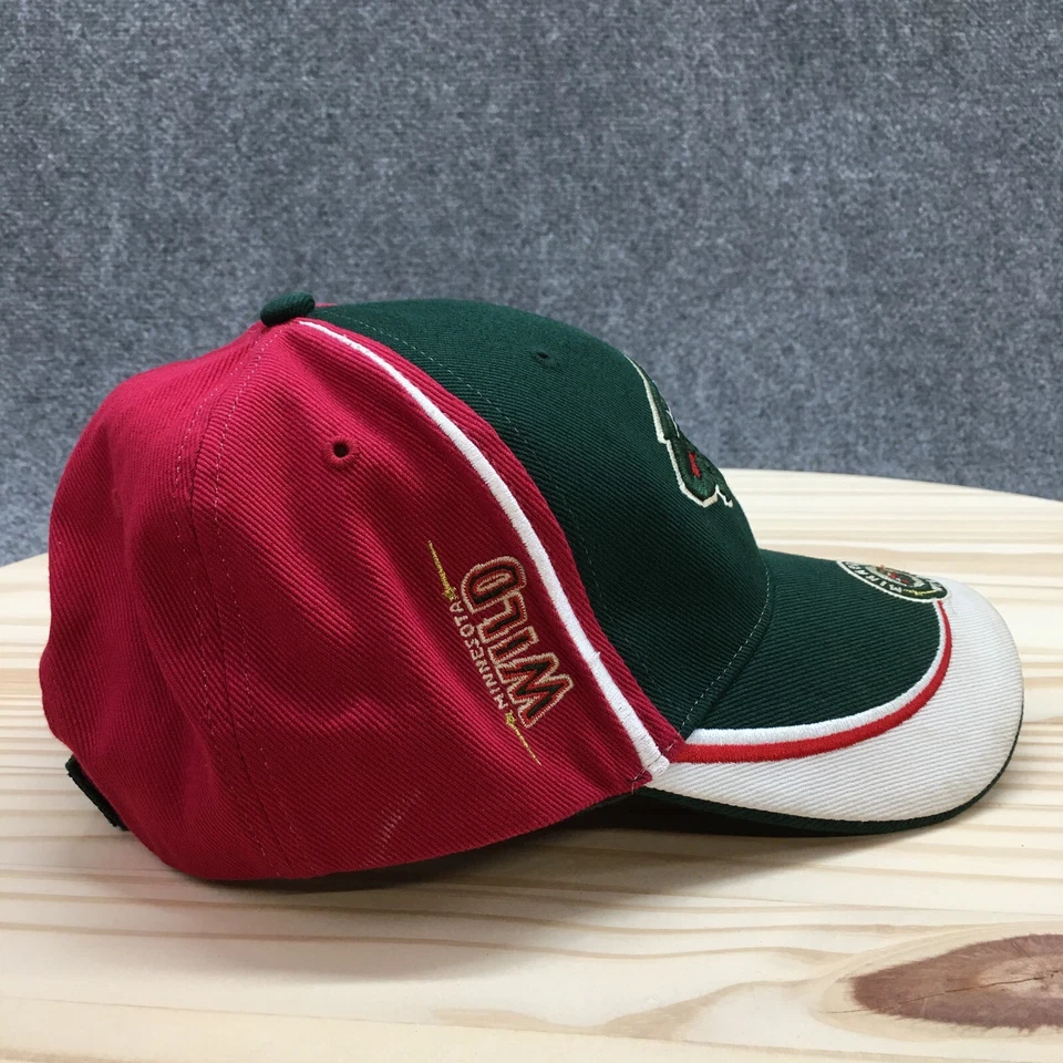 Бейсбольная кепка мужская Minnesota Wild NHL красно-зеленая OS с изогнутыми полями и вышитым логотипом - Изображение 4 из 4