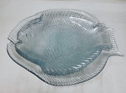 5 pc set VINTAGE GLASS PASABAHCE FISH shape plates & Serving Tray - Picture 3 of 6