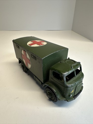 Vintage Dinky Toys Meccano #626 Military Ambulance w/ Driver 1956-66 Diecast - Picture 6 of 14
