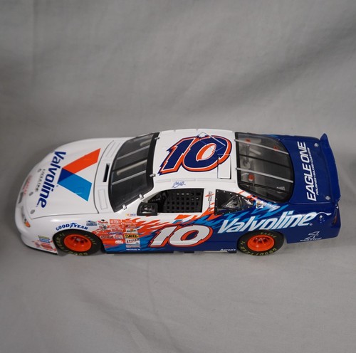 NASCAR 2001 Team Caliber Pre #10 Johnny Benson Valvoline 1:24 Pontiac Crack Pain - Picture 4 of 6