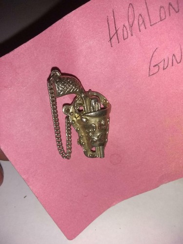Vintage Hopalong Cassidy Collectible Pistol Chain Holster Brooch Pin - Picture 3 of 5