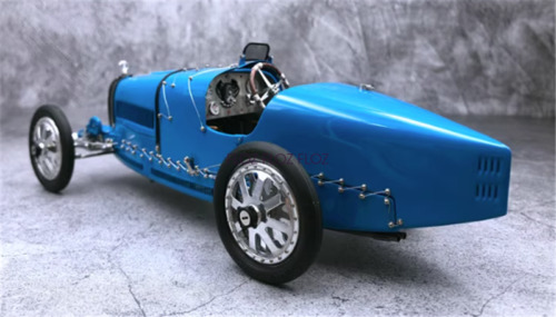 CMC 1/18 Scale - 1957 Maserati 250F Grand-Prix Sieger M-051 CMC 1/18 Scale - 1957 Maserati 250F Grand-Prix Sieger M-051