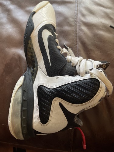 Nike LeBron Freegums - Talla 9.5 - Buen Estado - Usado / faltan suelas - Imagen 6 de 8
