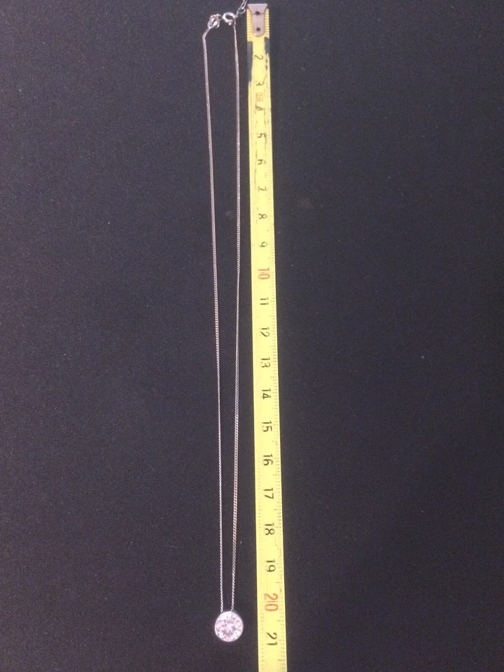 Cadena/collar vintage de plata de ley 925 M&S con piedra redonda solitaria circonita cúbica Foto 4 de 4