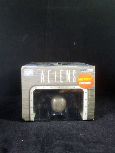 The Loyal Subjects Aliens lancia metallica vescovo tema caldo - Foto 5 di 5