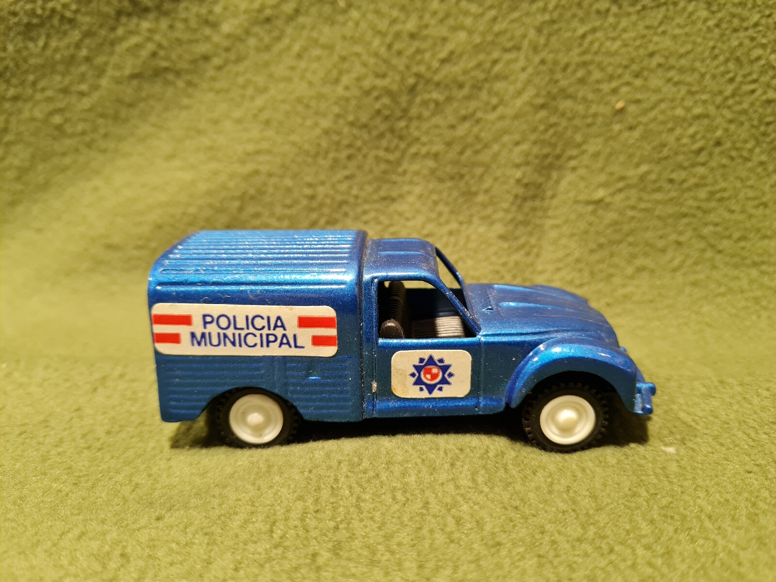Foto 1 di 7