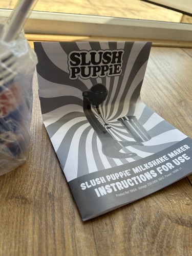 RED SLUSH PUPPIE MILCHSHAKE MAKER MASCHINE TASSEN & STROHHALME Slushie - Bild 7 von 11