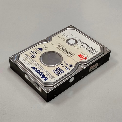 Maxtor DiamondMax 10 300GB 3.5" HDD SATA 1.5Gbps 16MB 7200 RPM 6L300S0 - Picture 6 of 11