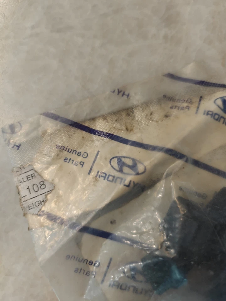 Retenedor de molduras inferiores genuino Kia 87756-38000 cantidad 5 Elantra Sonata Entourage Foto 3 de 4