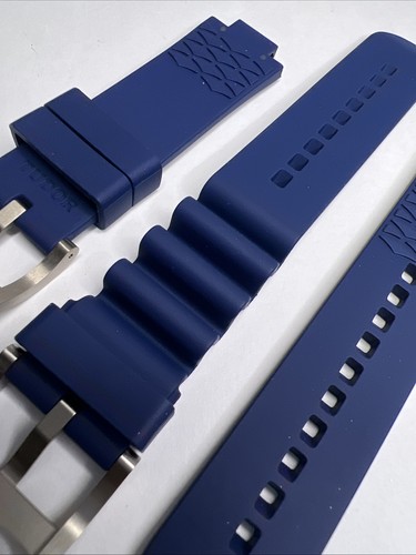 Authentic Tudor Pelagos 22mm Blue Rubber Watch Strap Set For 42mm Pelagos - Picture 7 of 10